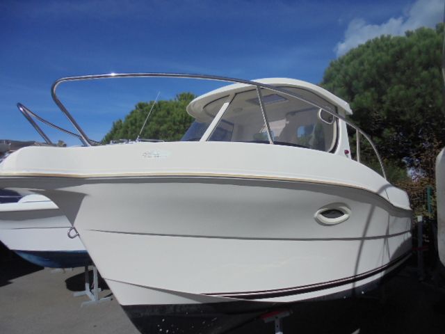 slider 14 Quicksilver Pilothouse 580